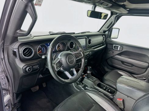 Used 2019 Jeep Wrangler Unlimited Sahara AWD/4WD image 9