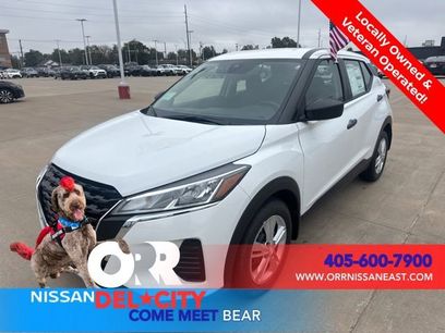 New 2025 Nissan Kicks Play S