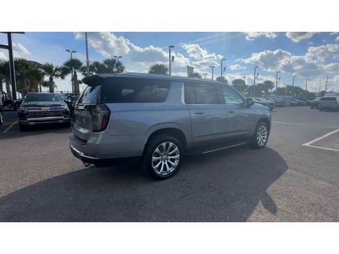 Certified 2025 Chevrolet Suburban Premier image 2