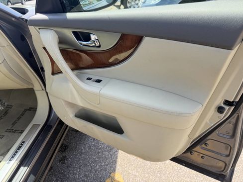 Used 2013 INFINITI FX37 AWD w/ Premium Pkg image 11