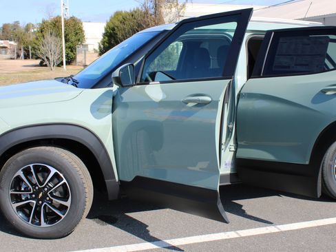 New 2026 Chevrolet TrailBlazer LT w/ Convenience Package image 5