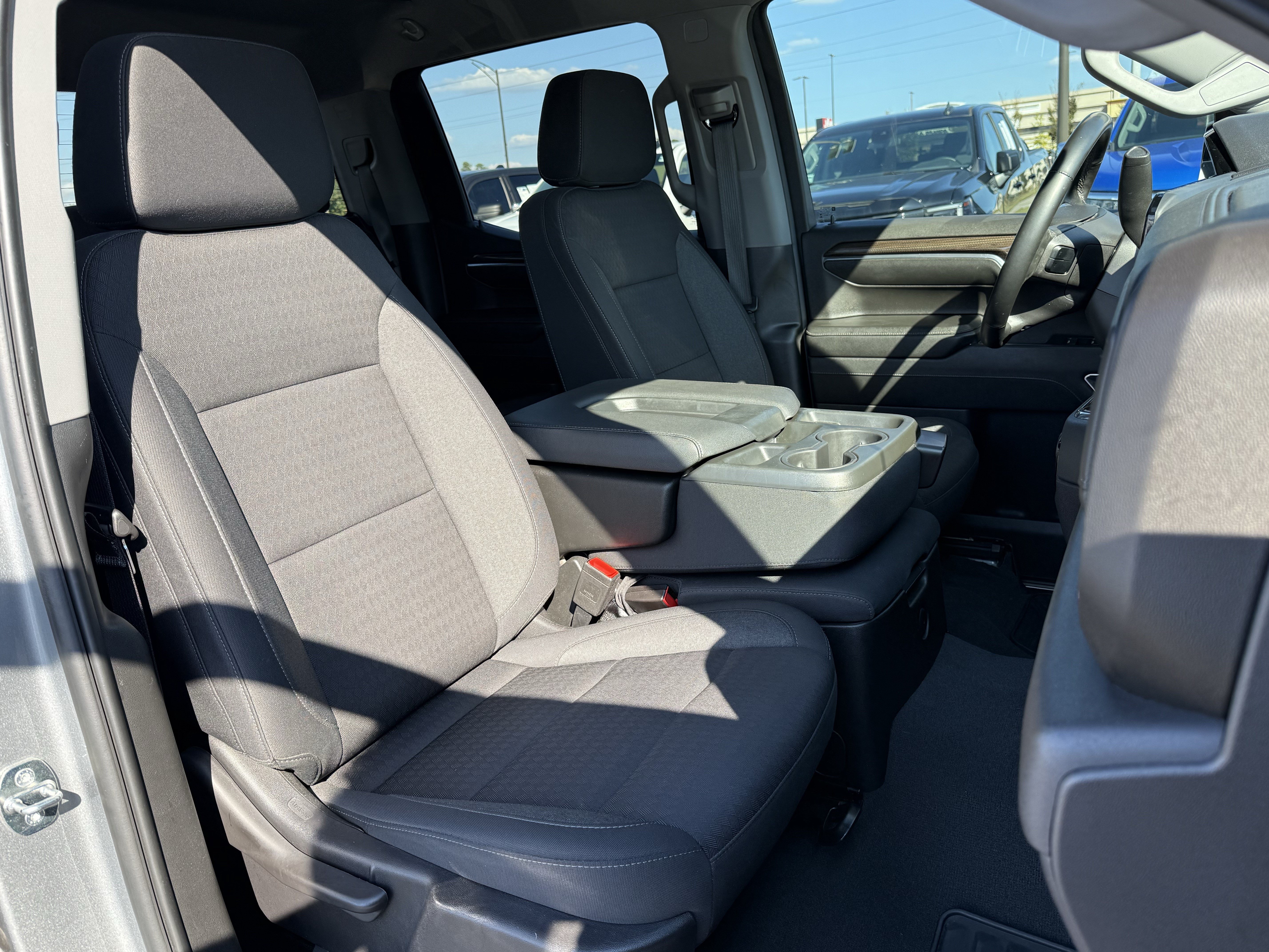 Used 2023 Chevrolet Silverado 1500 LT AWD/4WD image 36
