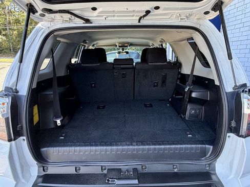 Used 2016 Toyota 4Runner SR5 AWD/4WD image 16