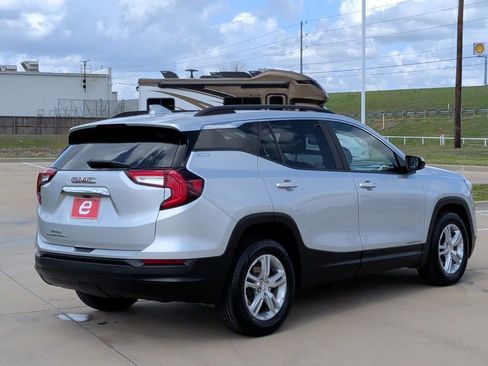Used 2022 GMC Terrain SLE w/ Driver Convenience Package FWD image 8