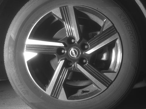 Used 2025 Nissan Sentra SV FWD image 13