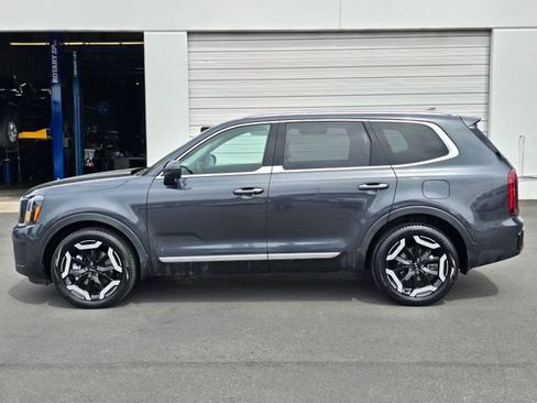 Certified 2024 Kia Telluride S w/ S Sunroof Package AWD/4WD image 2