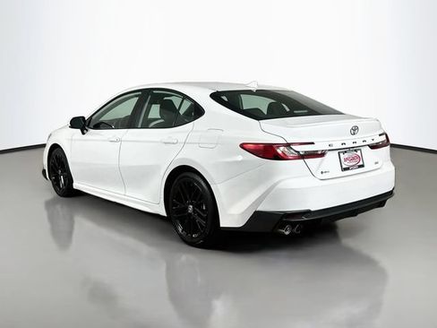 Used 2025 Toyota Camry SE FWD image 15