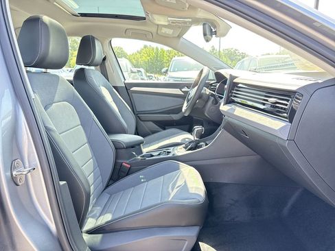 New 2025 Volkswagen Jetta SE image 19