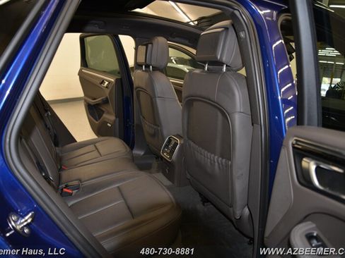Used 2023 Porsche Macan image 22