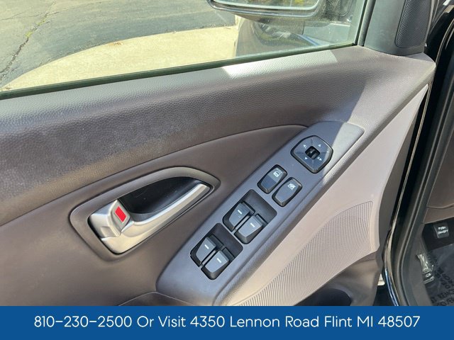 Used 2011 Hyundai Tucson Limited AWD/4WD image 18