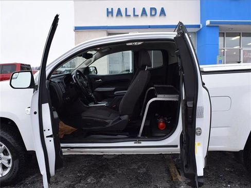 Used 2022 Chevrolet Colorado LT w/ Fleet Safety Package image 25