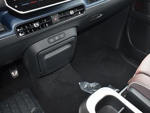 New 2025 Volkswagen ID. Buzz Pro S image 14