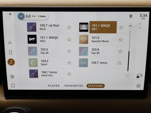 Used 2025 Land Rover Defender 110 S image 10