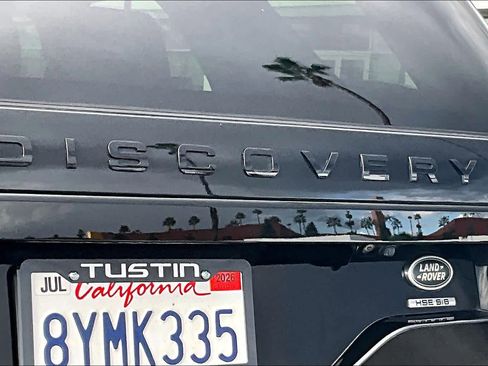 Used 2017 Land Rover Discovery HSE image 9