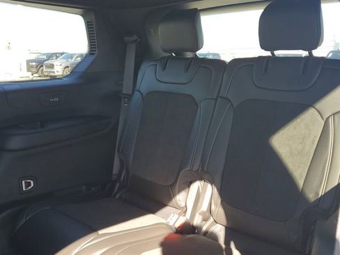 New 2025 Jeep Grand Cherokee L Altitude image 16