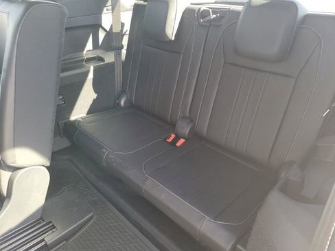 Used 2024 Volkswagen Tiguan SE R-Line w/ MDO Package, Three-Row image 22