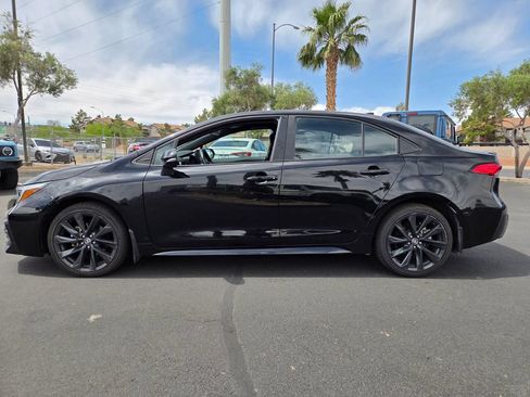 Used 2024 Toyota Corolla SE FWD image 3