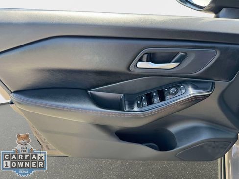 Used 2025 Nissan Rogue SV AWD/4WD image 18