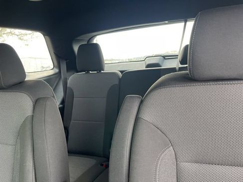 Used 2023 Chevrolet Traverse LT FWD image 15