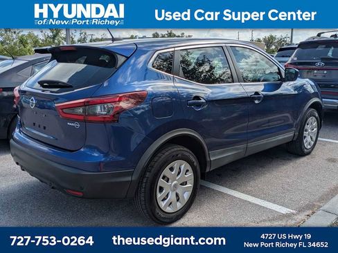 Used 2020 Nissan Rogue Sport S FWD image 2