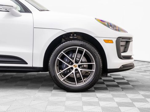 New 2026 Porsche Macan image 35