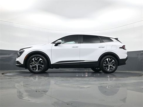 Used 2024 Kia Sportage EX image 28