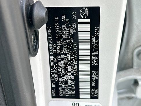 Used 2025 Lexus ES 300h w/ Premium Package FWD image 20