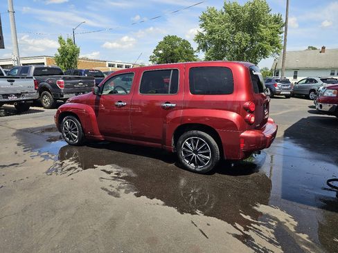 Used 2009 Chevrolet HHR LT image 7