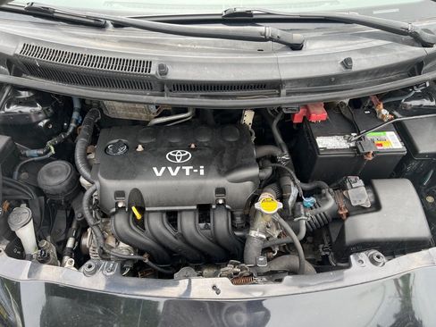 Used 2007 Toyota Yaris 2-Door Hatchback FWD image 29