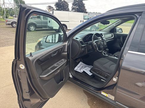 Used 2016 Chevrolet Traverse LT w/ Style and Technology Package AWD/4WD image 7