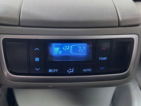 Used 2018 Toyota Highlander Limited FWD image 27