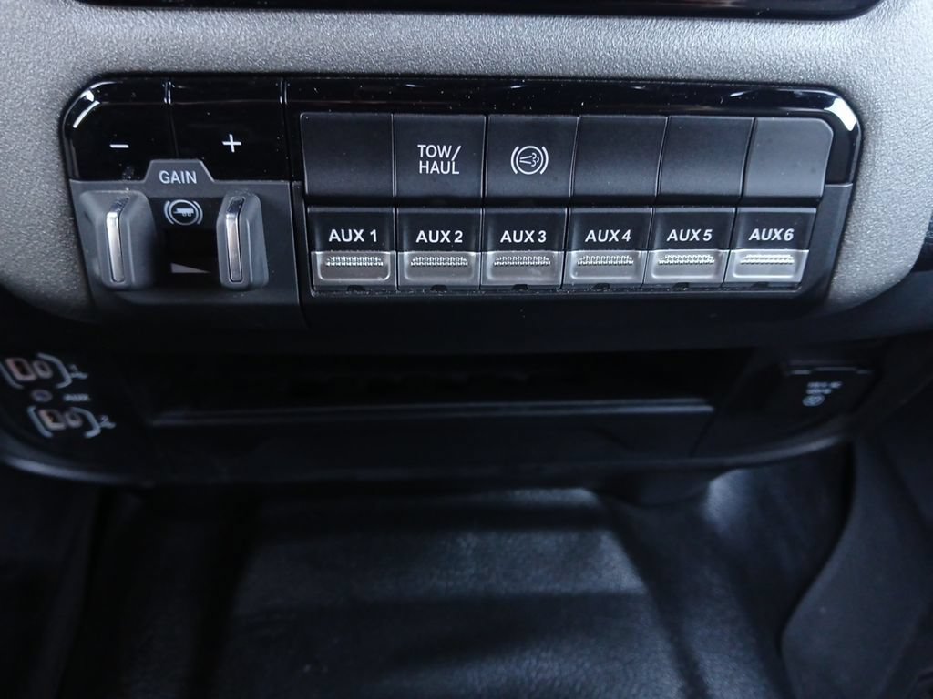 Used 2025 RAM 2500 Tradesman w/ Chrome Appearance Group AWD/4WD image 10
