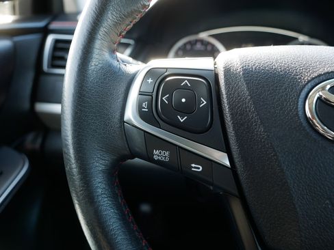 Used 2017 Toyota Camry SE image 29