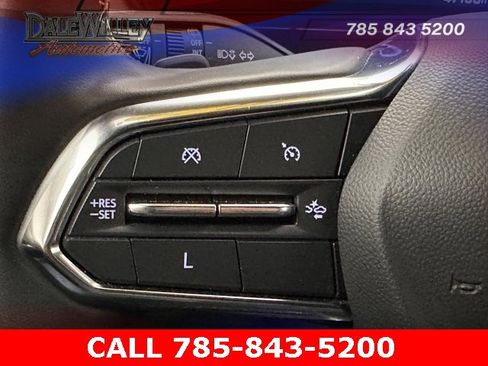 Used 2024 Chevrolet Traverse LT image 9