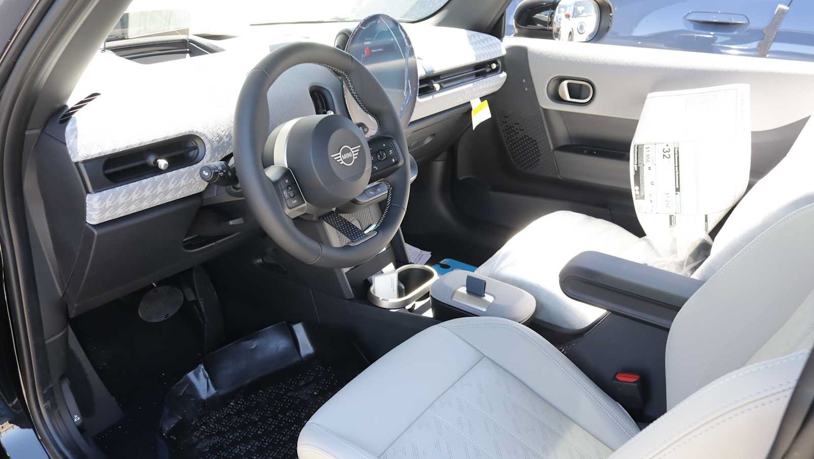 New 2026 MINI Cooper 2-Door Hardtop FWD image 5