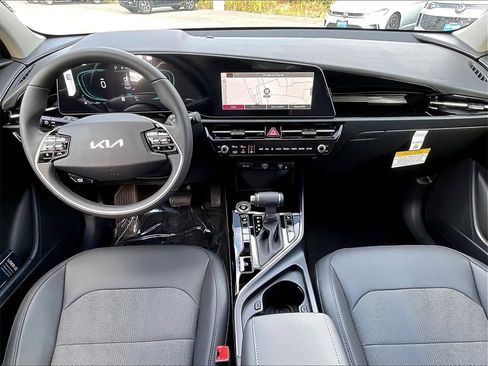 New 2025 Kia Niro EX image 12