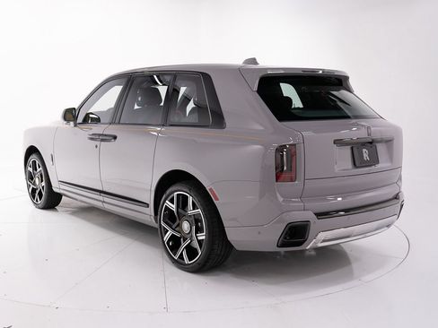 New 2027 Rolls-Royce Cullinan Black Badge AWD/4WD image 3