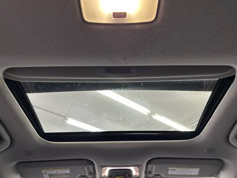 Used 2024 Toyota Corolla Cross XLE FWD image 23