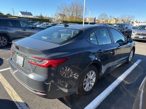 Used 2025 Toyota Camry LE image 2