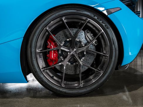 Used 2018 McLaren 720S RWD image 10