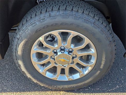 New 2025 Chevrolet Silverado 2500 LTZ w/ LTZ Convenience Package image 6