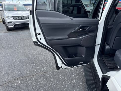 Used 2025 Lexus GX 550 w/ Accessory Package (2T) AWD/4WD image 13