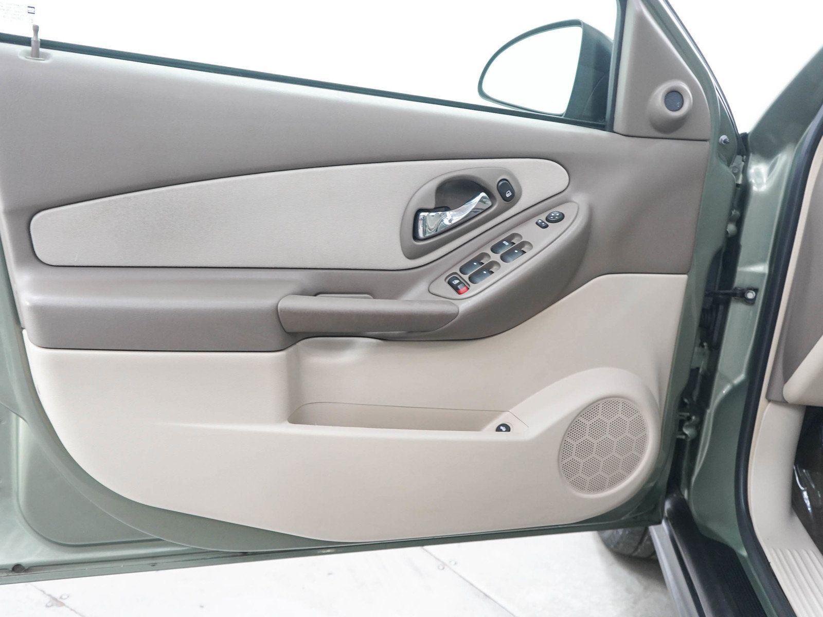 Used 2005 Chevrolet Malibu LS w/ Preferred Equipment Group FWD image 18