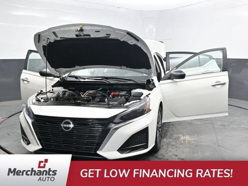 Used 2025 Nissan Altima 2.5 SV FWD image 45