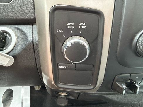 Used 2013 RAM 1500 Classic SLT AWD/4WD image 19