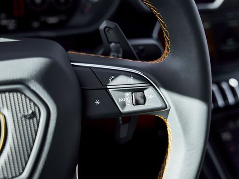 Used 2024 Lamborghini Urus S image 61