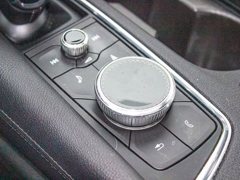 Used 2020 Cadillac XT6 Premium Luxury image 37