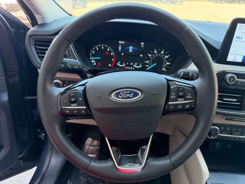 Used 2022 Ford Escape SE w/ Convenience Package FWD image 28