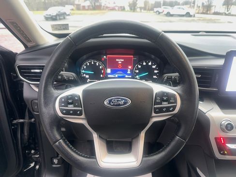 Used 2021 Ford Explorer XLT w/ Equipment Group 202A image 24