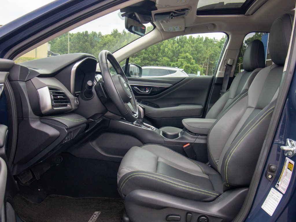 Used 2025 Subaru Outback Onyx Edition AWD/4WD image 8